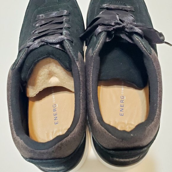 UGG W Victoria Perforated Suede Sneakers Black Sz 9 NWB - Picture 5 of 12